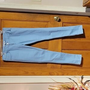 Women's XXl jeans size 27 or a size 4. Color is light blue .